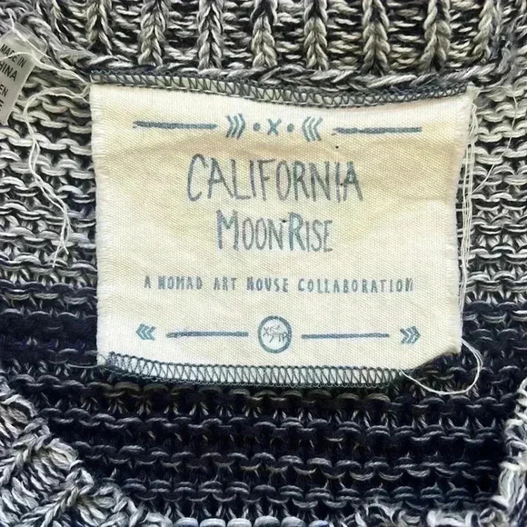 🌸4/$30🌸california Moonrise | Boho Grey knit sweater with fringe - Picture 7 of 12